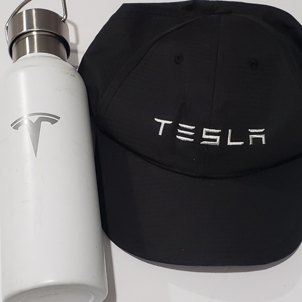 TESLA Cap, T-Shirt & Water Container
